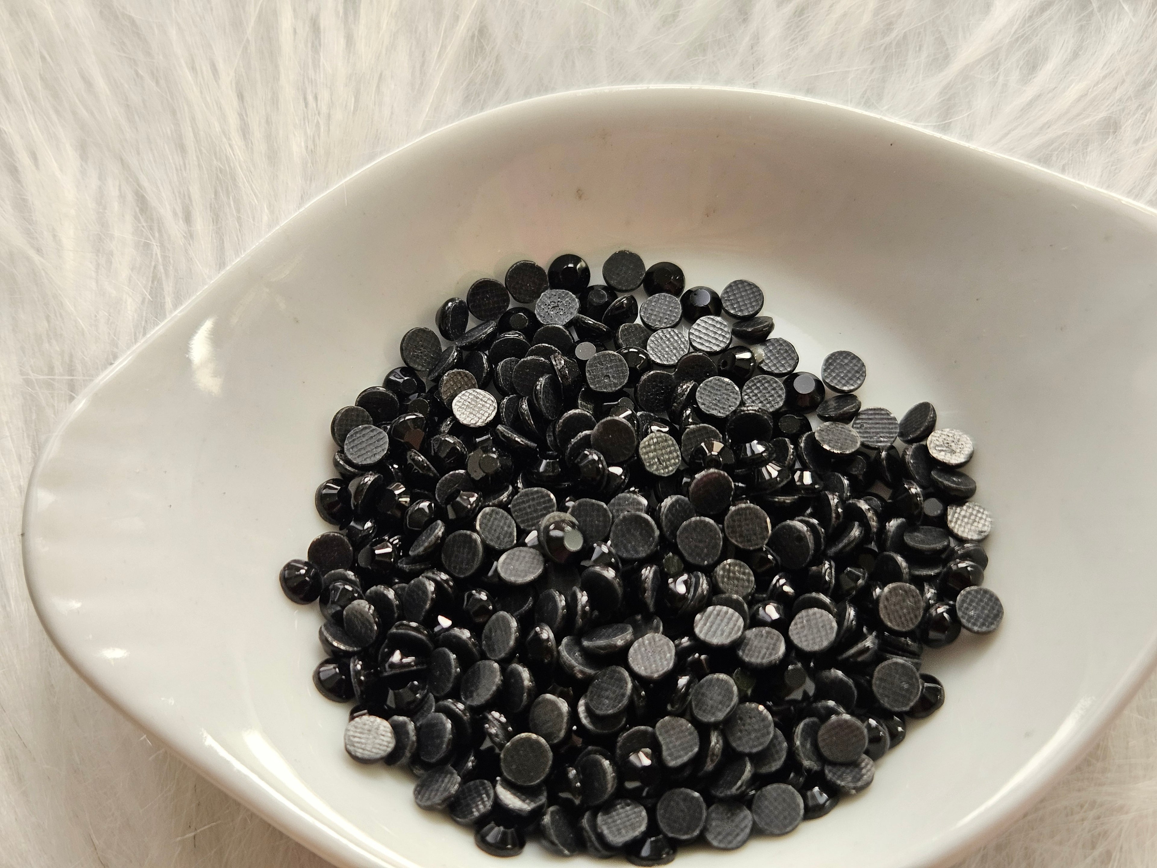 Glass stones -beadzazzling