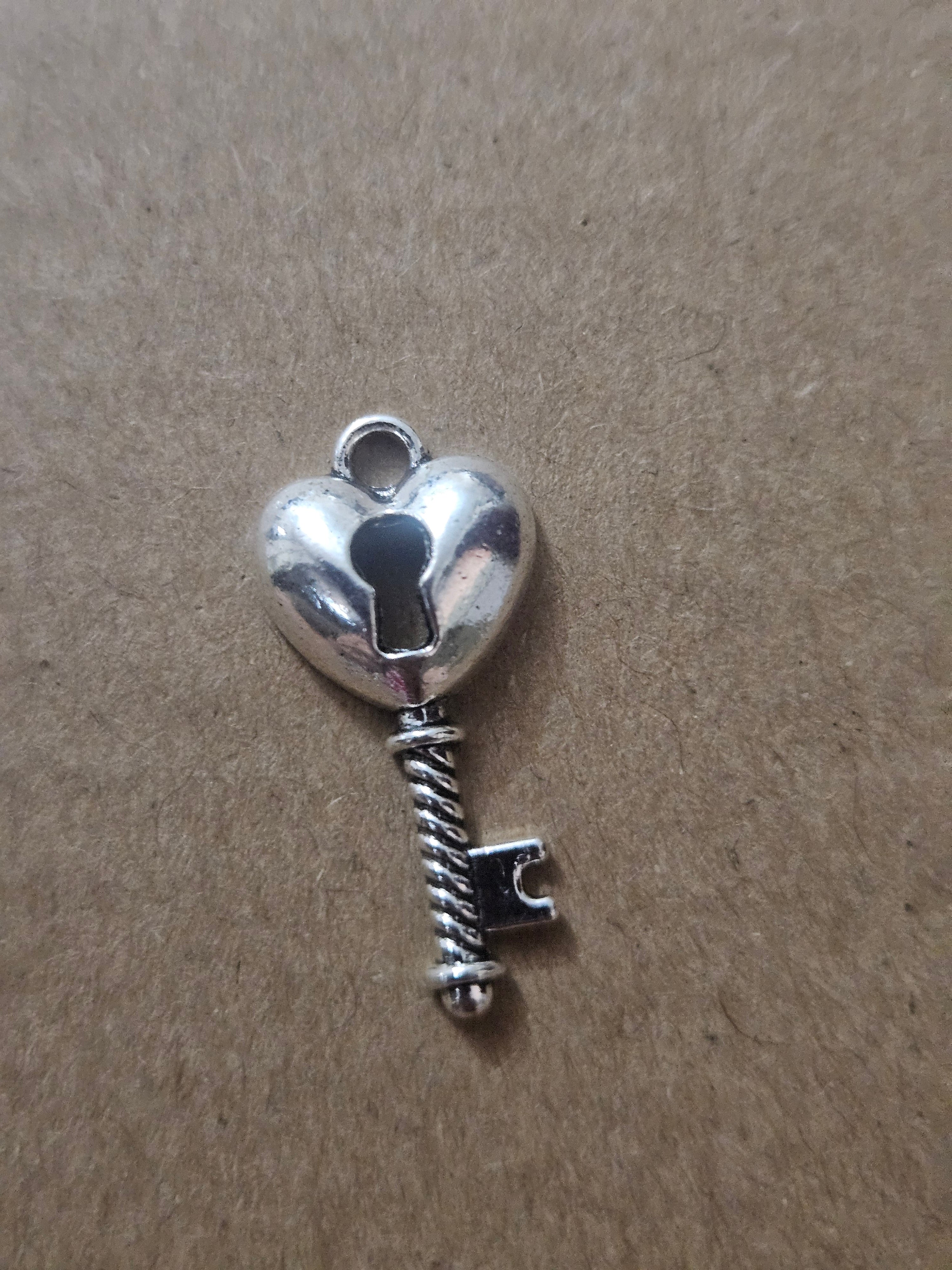Metal Charms - ♡