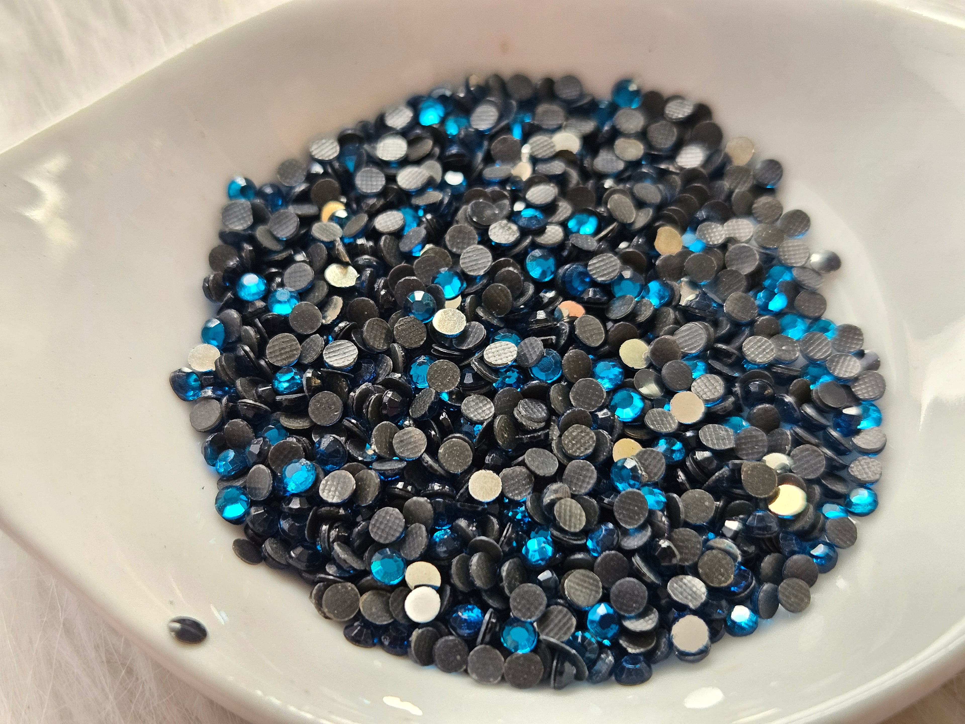 Glass stones -beadzazzling