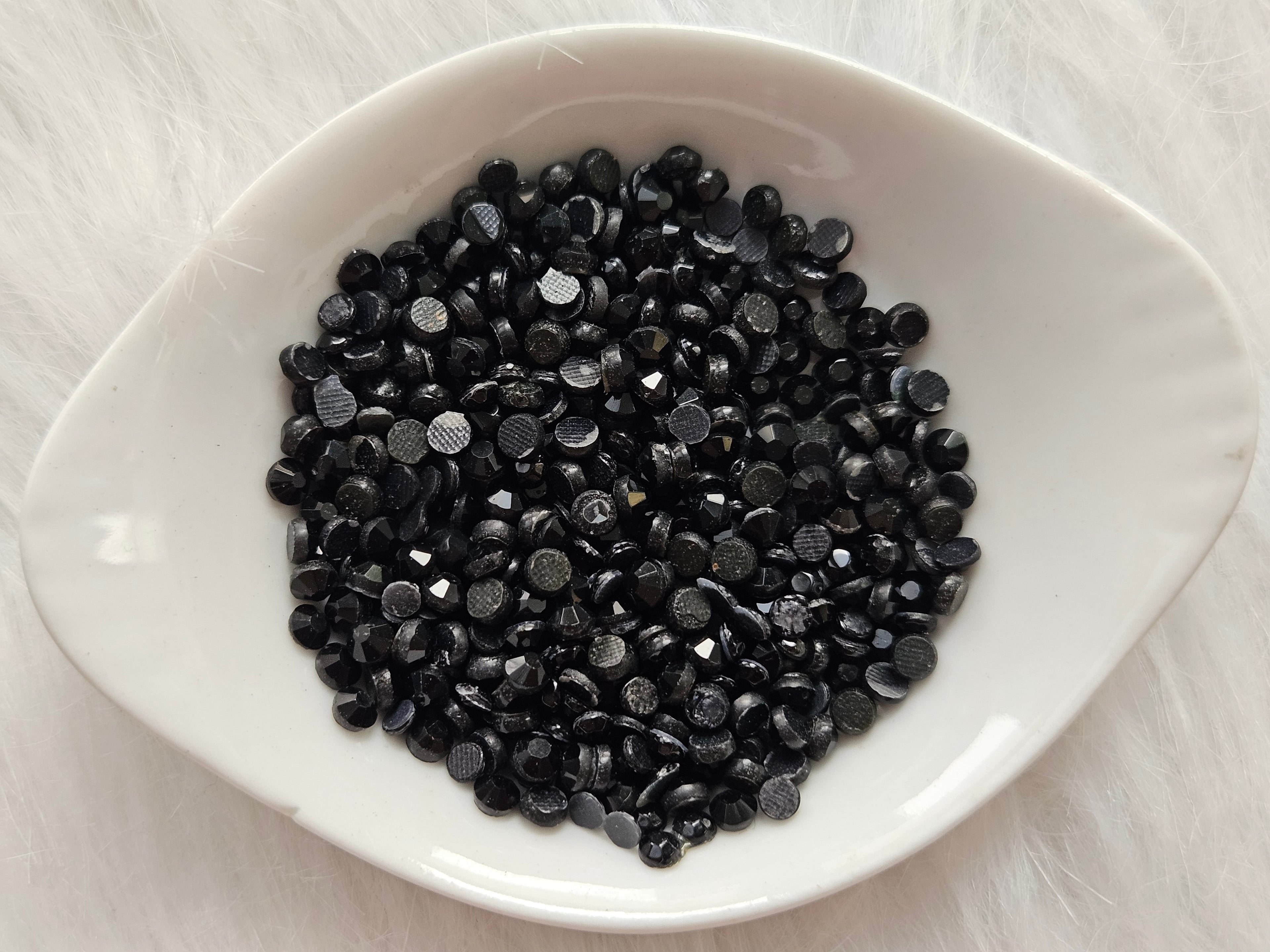 Glass stones -beadzazzling