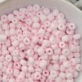 خرز زجاجي غير لامع