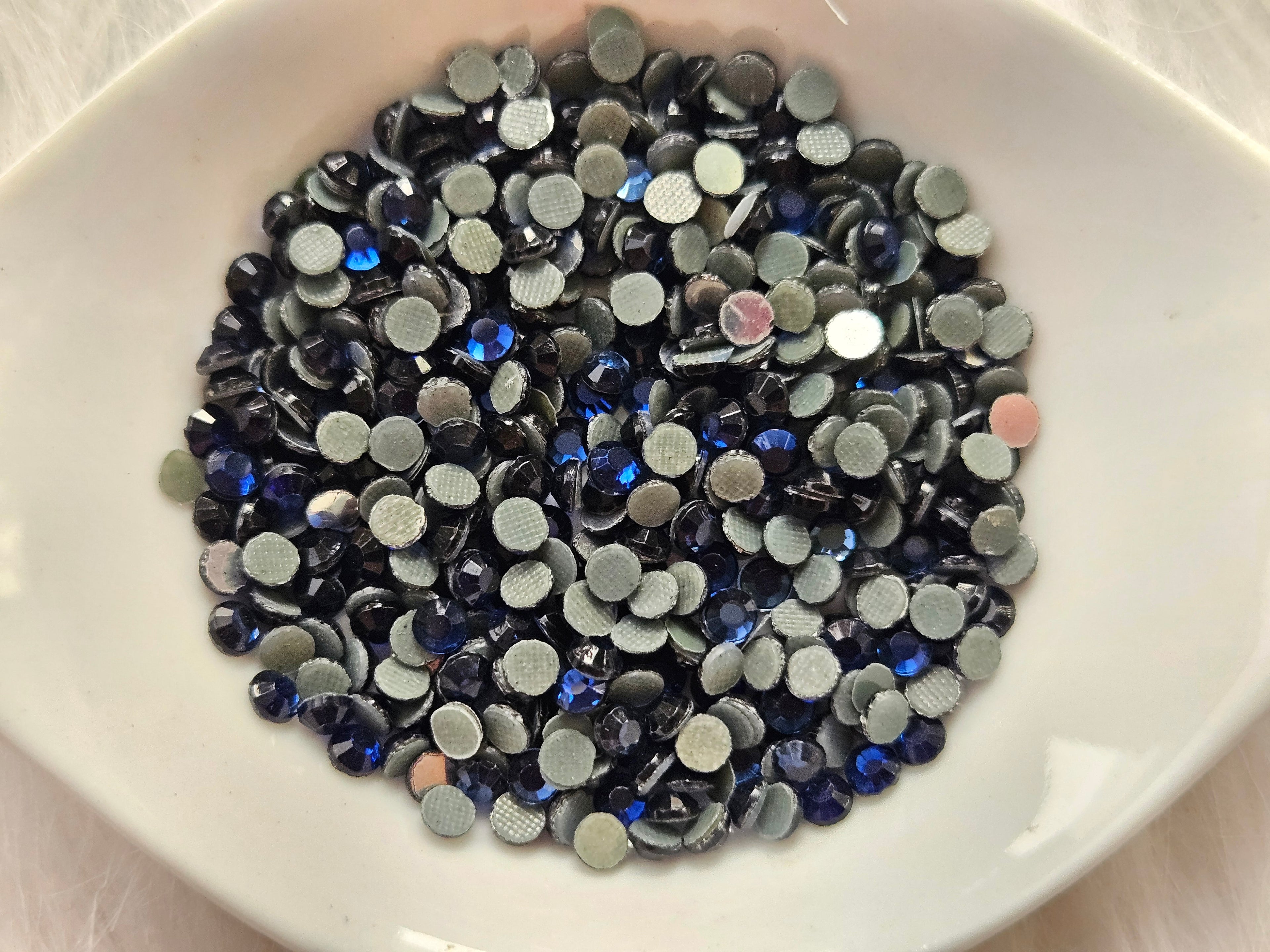 Glass stones -beadzazzling